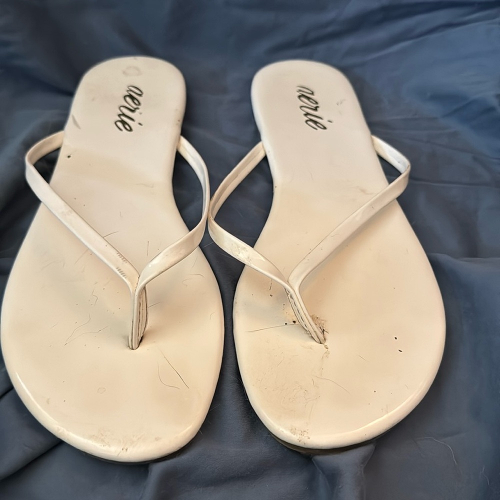 Aerie flip flops